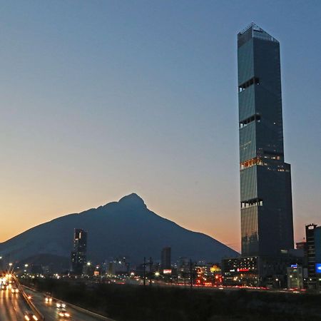 Hilton Garden Inn Monterrey Obispado Zewnętrze zdjęcie