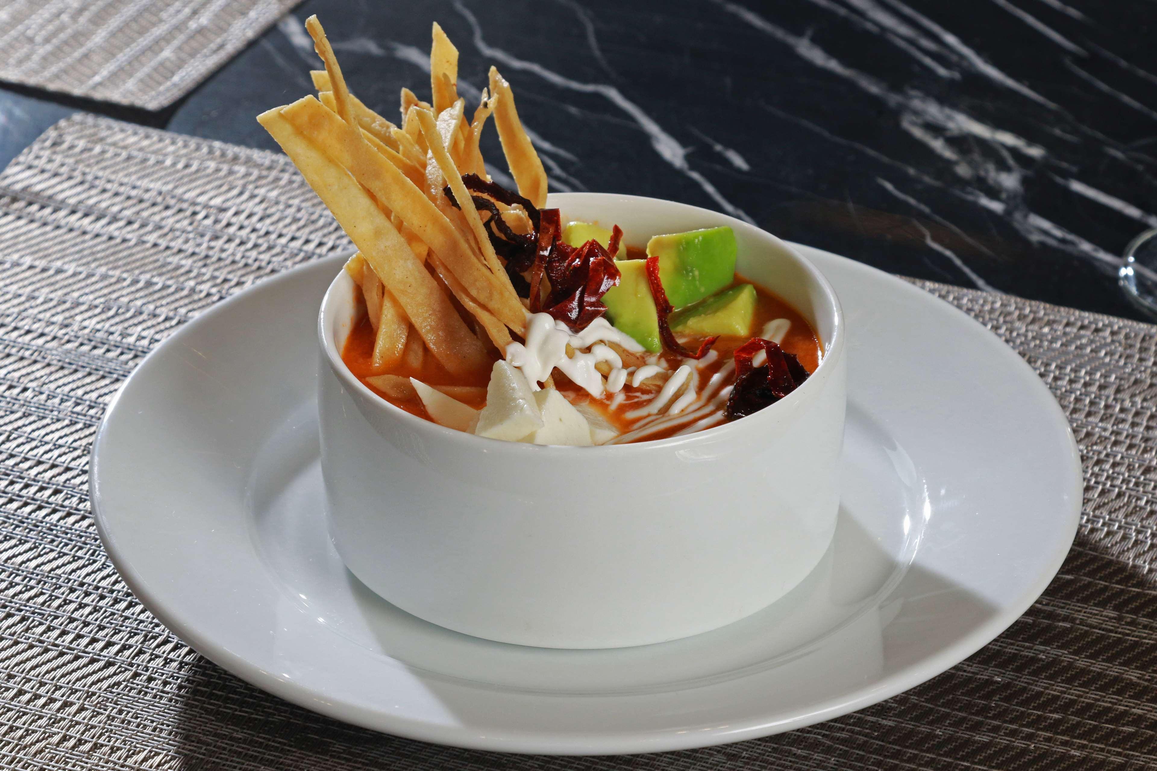 Hilton Garden Inn Monterrey Obispado Zewnętrze zdjęcie
