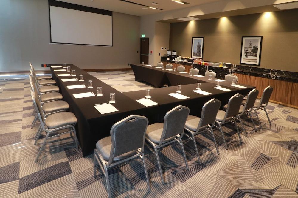 Hilton Garden Inn Monterrey Obispado Zewnętrze zdjęcie