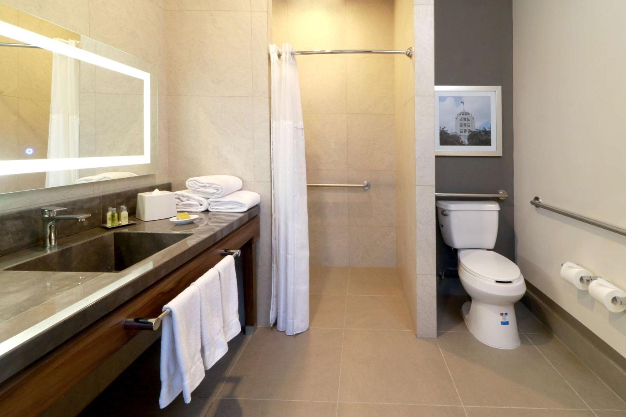 Hilton Garden Inn Monterrey Obispado Zewnętrze zdjęcie