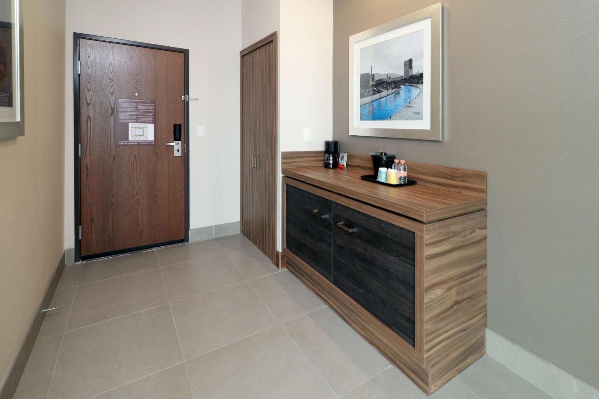Hilton Garden Inn Monterrey Obispado Zewnętrze zdjęcie