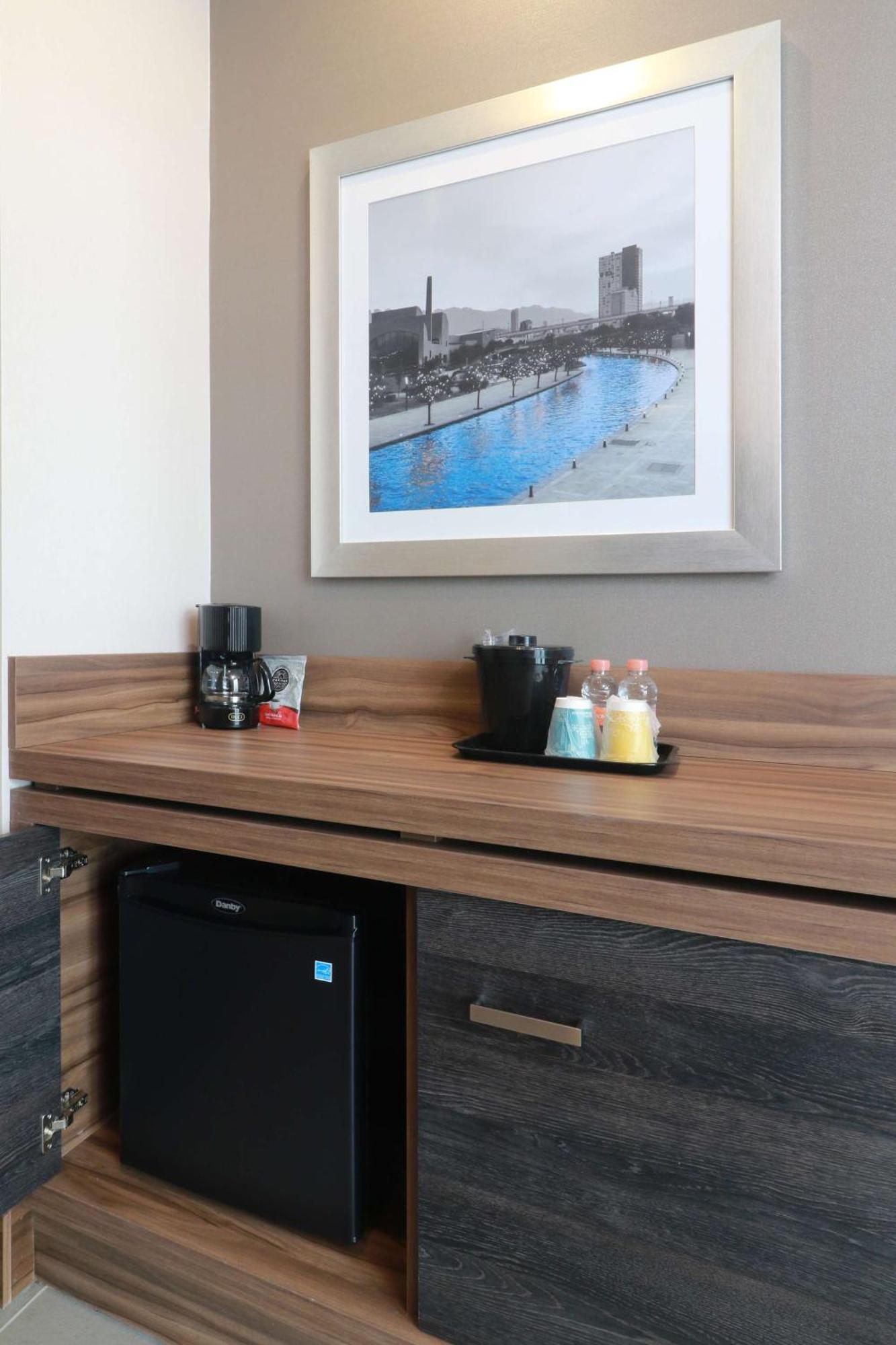Hilton Garden Inn Monterrey Obispado Zewnętrze zdjęcie