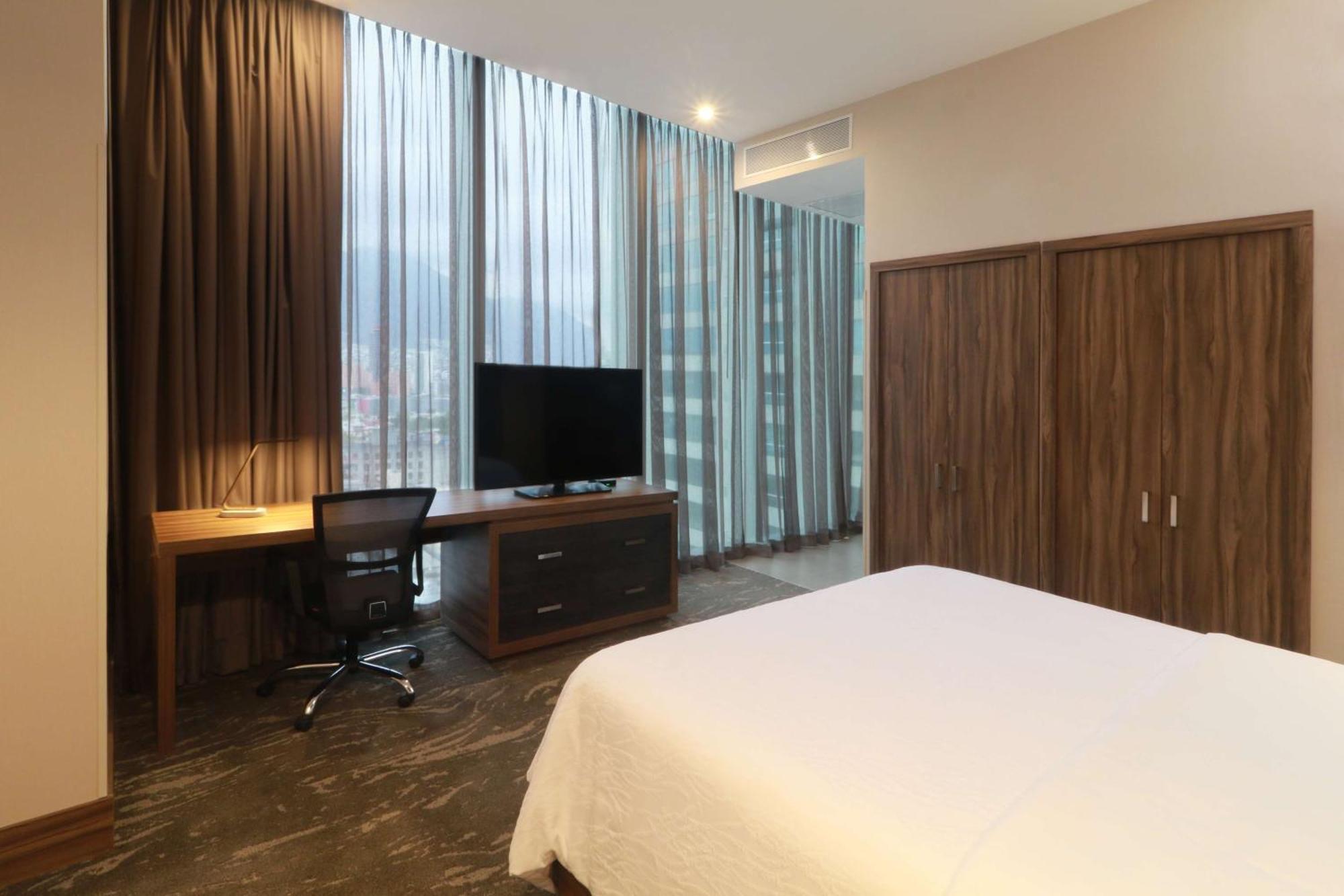 Hilton Garden Inn Monterrey Obispado Zewnętrze zdjęcie