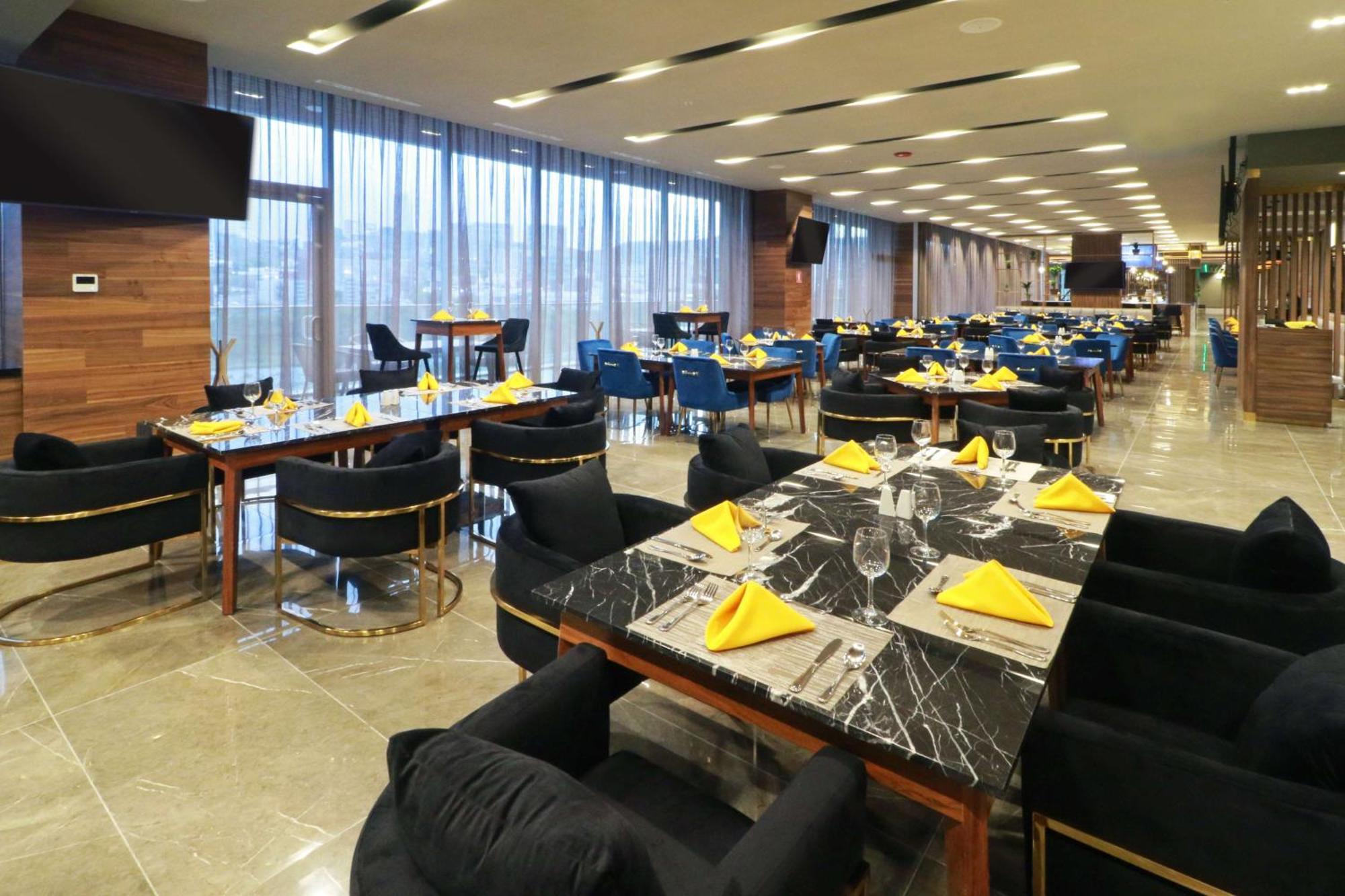 Hilton Garden Inn Monterrey Obispado Zewnętrze zdjęcie